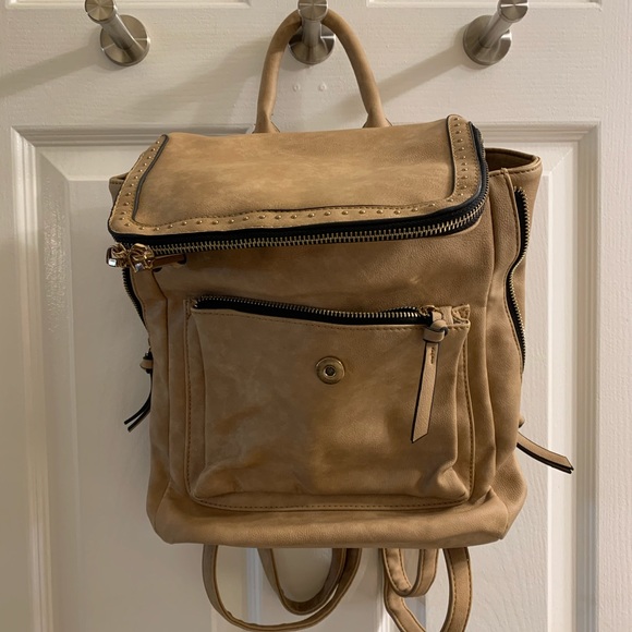 FOREVER21 Tan Backpack with Gold Zipper Accents - Picture 3 of 4